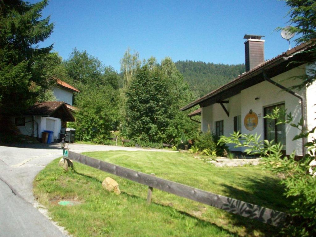 Zum Fliegenden Hollander Hostal Zwiesel Exterior foto